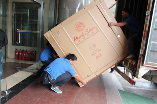 石阡钢琴贵重工艺品无忧运